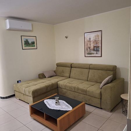 Apartman Luka Apartment Pula Exterior photo